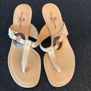 Tommy Bahama light tan suede thong sandal